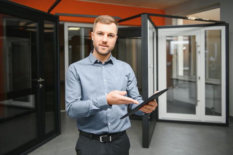 When to Hire for Cabinet Service